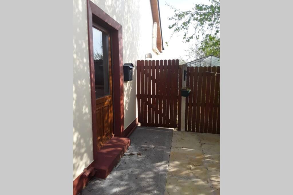 Apartment On The Wild Atlantic Way Tralee Exterior photo